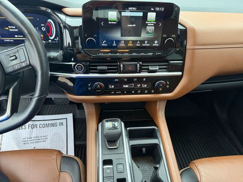 Used 2024 Nissan Pathfinder Platinum w/ Cargo Package FWD image 12