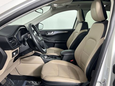 Used 2021 Ford Escape Titanium w/ Class II Trailer Tow Package image 16