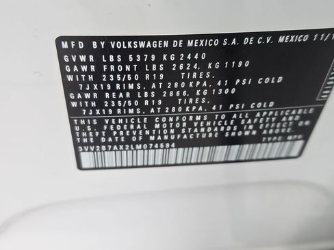 Used 2020 Volkswagen Tiguan SEL w/ 3rd Row Seat Package image 35