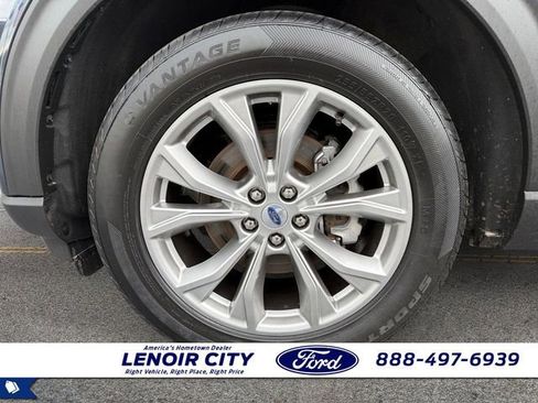 Used 2023 Ford Explorer XLT w/ Equipment Group 202A AWD/4WD image 9