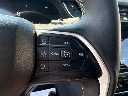 Used 2023 Jeep Grand Cherokee Altitude AWD/4WD image 22