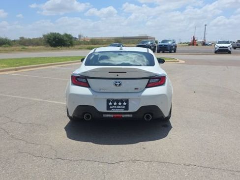 Used 2025 Toyota GR86 Premium RWD image 7