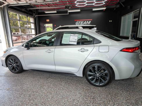 Used 2024 Toyota Corolla SE FWD image 2