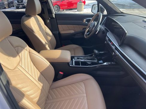 Certified 2025 Kia Sorento SX Prestige w/ Olive Brown Leather Package image 21