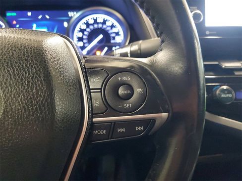 Used 2021 Toyota Camry XLE image 23