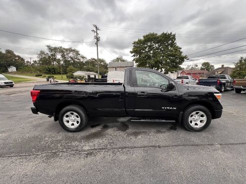 Used 2017 Nissan Titan S AWD/4WD image 4