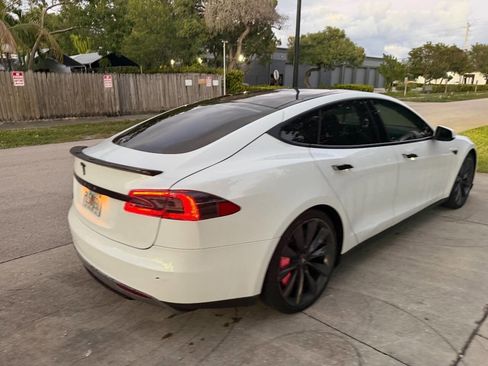 Used 2013 Tesla Model S Performance image 12