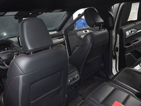 Certified 2025 Ford Explorer ST image 25