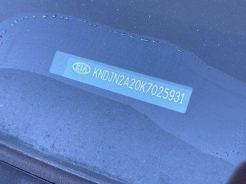 Used 2019 Kia Soul w/ Convenience Package FWD image 3