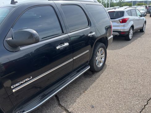 Used 2012 GMC Yukon Denali AWD/4WD image 8