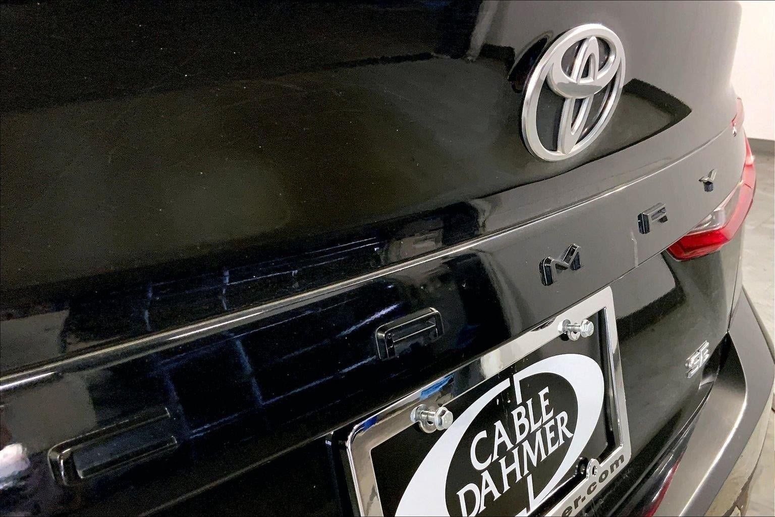 Used 2025 Toyota Camry SE FWD image 8