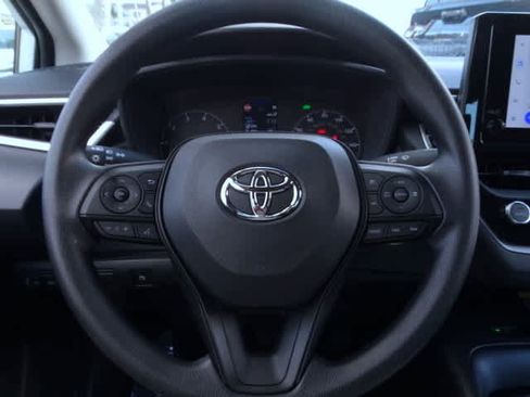 Used 2025 Toyota Corolla LE image 24