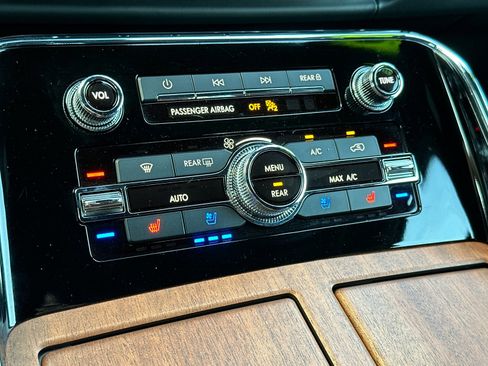 Certified 2023 Lincoln Navigator Black Label image 22