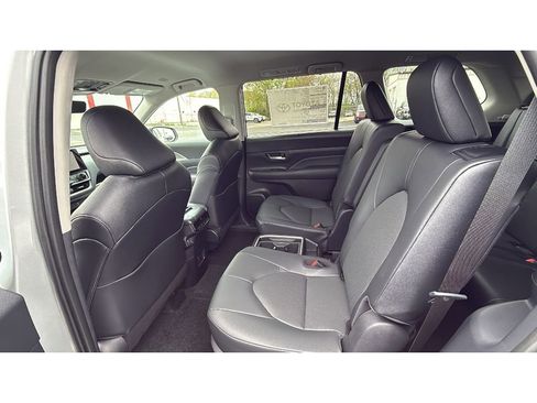 New 2026 Toyota Grand Highlander AWD image 38