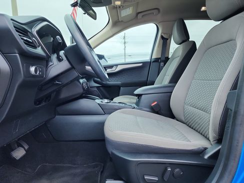 Used 2020 Ford Escape SE image 10