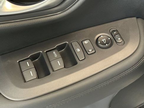 Used 2026 Honda HR-V LX image 11