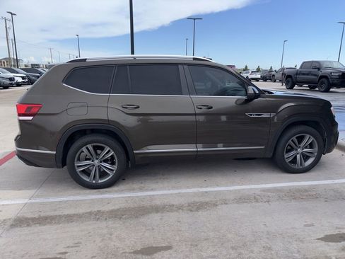 Used 2019 Volkswagen Atlas SE w/ Towing Package AWD/4WD image 4