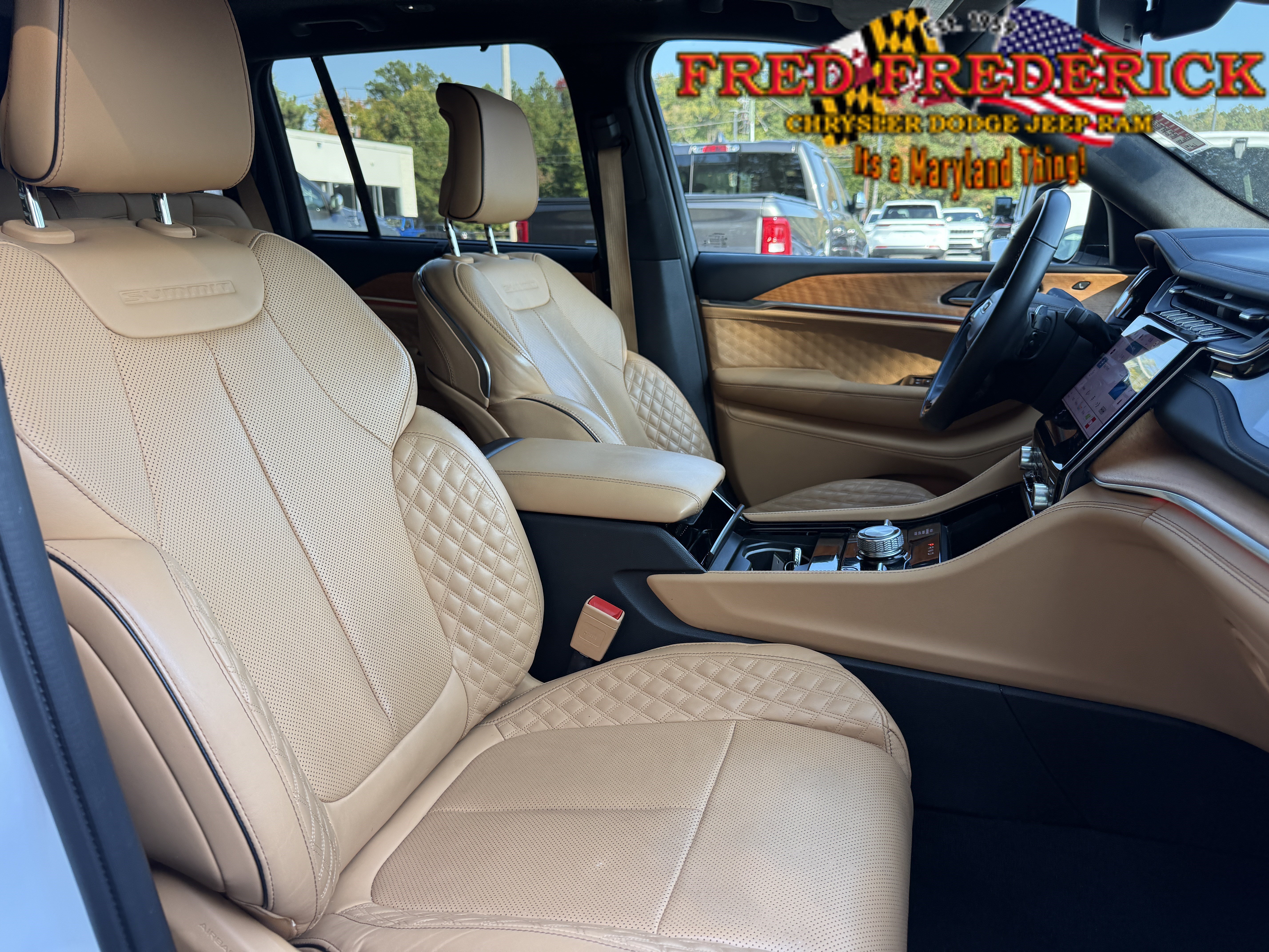 Used 2022 Jeep Grand Cherokee Summit AWD/4WD image 12