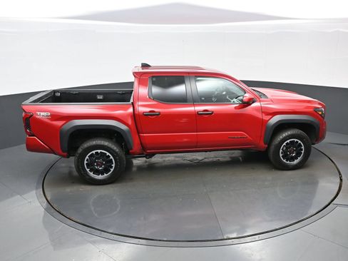 Used 2024 Toyota Tacoma TRD Off-Road AWD/4WD image 38
