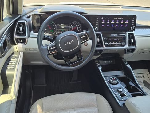 Certified 2023 Kia Sorento EX AWD/4WD image 11