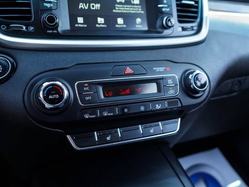 Used 2020 Kia Sorento S FWD image 26
