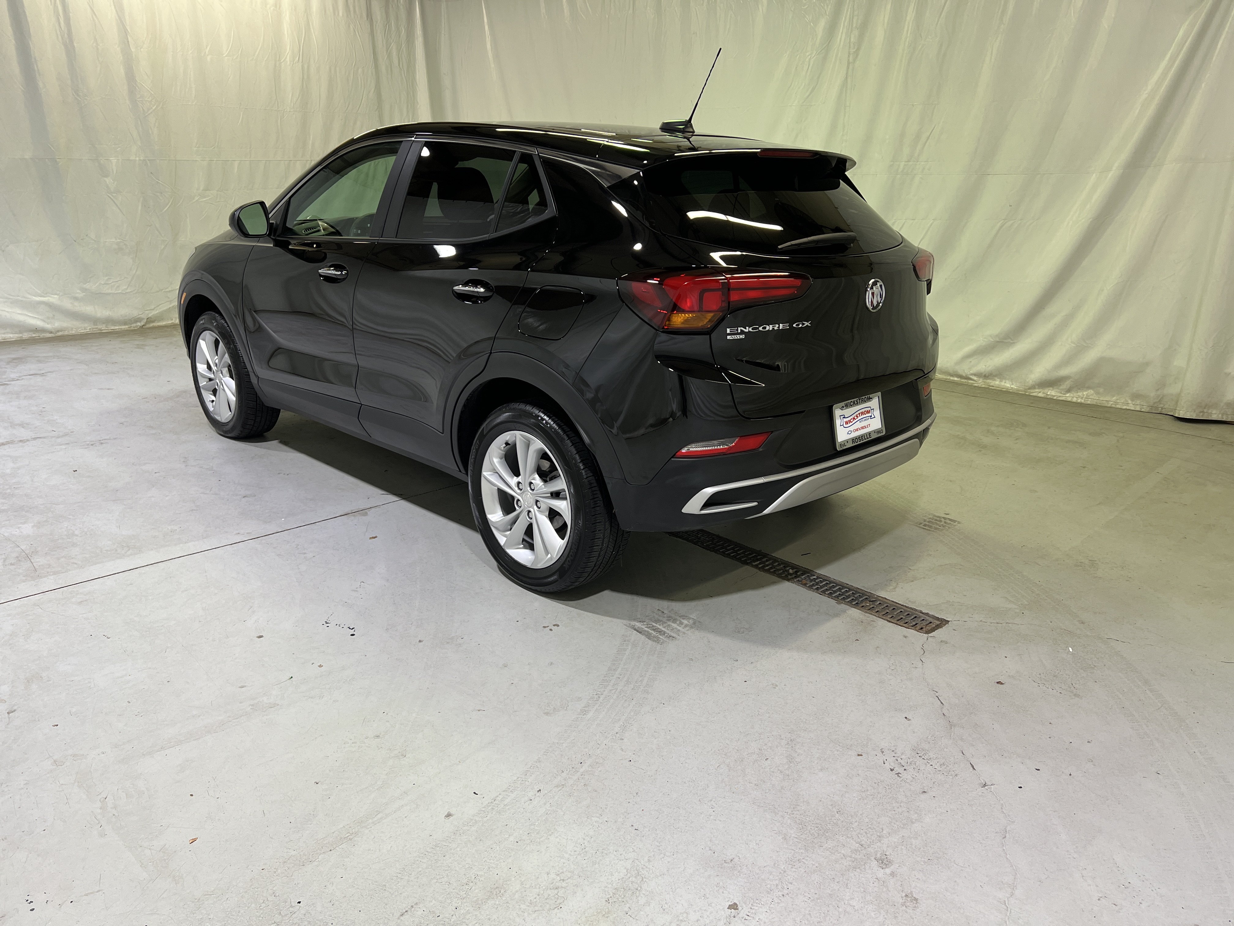 Used 2023 Buick Encore GX Preferred w/ Cold Weather Comfort Package AWD/4WD image 8