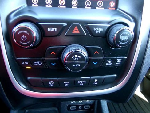 Used 2020 Dodge Durango SXT image 20