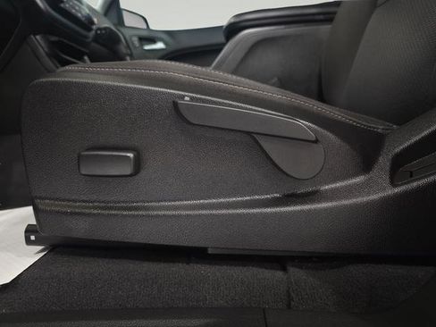Used 2019 Chevrolet Colorado LT w/ LT Convenience Package AWD/4WD image 13