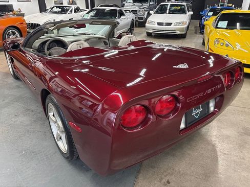 Used 2003 Chevrolet Corvette Convertible w/ Preferred Equipment Group1 image 9