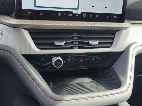 New 2026 Ford Explorer Active image 28