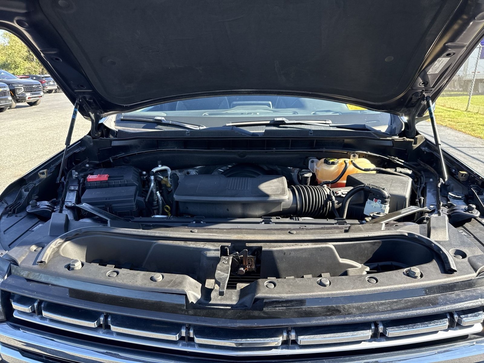 Used 2023 Chevrolet Suburban Premier AWD/4WD image 29