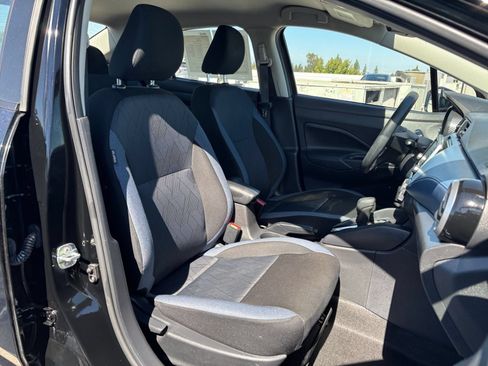 Used 2025 Nissan Versa SV FWD image 29