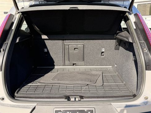 Used 2023 Volvo XC40 B5 Ultimate w/ Protection Package Premier image 28