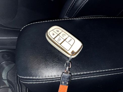 Used 2019 Jeep Cherokee Limited image 33