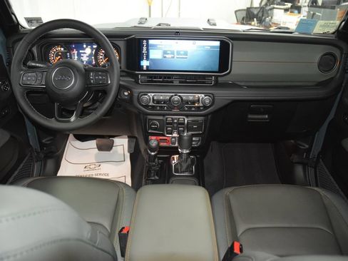 Used 2026 Jeep Gladiator Mojave AWD/4WD image 29