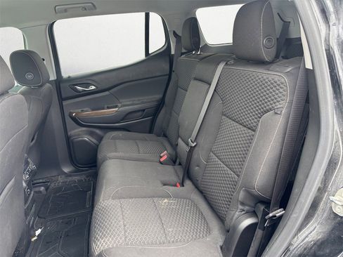 Used 2018 GMC Acadia SLE image 13