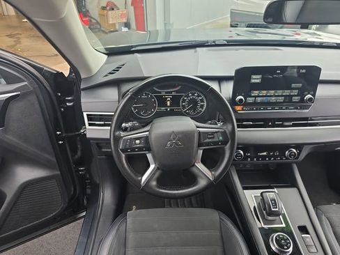 Used 2024 Mitsubishi Outlander SE AWD/4WD image 14