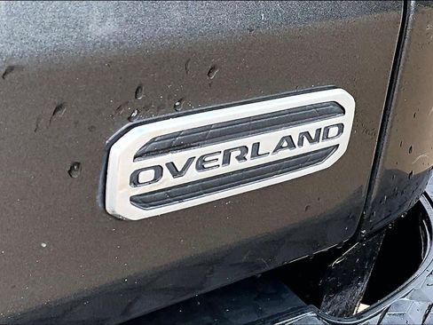 Used 2021 Jeep Gladiator Overland AWD/4WD image 10