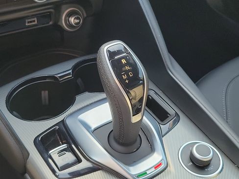 Used 2024 Alfa Romeo Giulia Veloce image 27