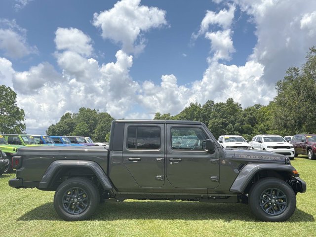 New 2026 Jeep Gladiator Sport AWD/4WD image 4