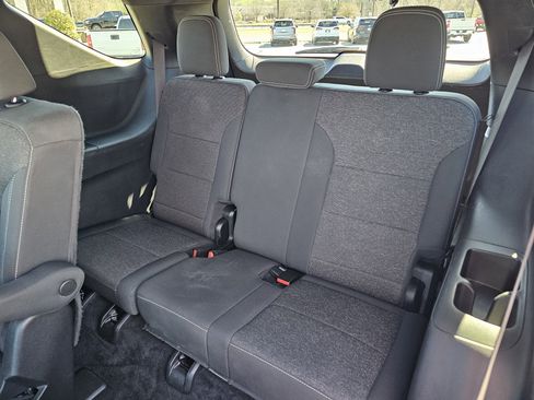 Used 2024 Chevrolet Traverse LT image 33