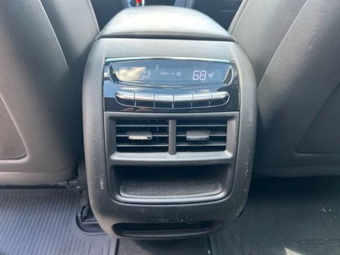Used 2018 Cadillac XT5 Platinum w/ Driver Assist Package AWD/4WD image 17