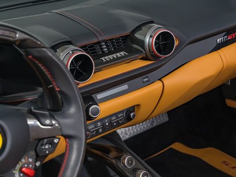 Used 2021 Ferrari 812 GTS RWD image 30