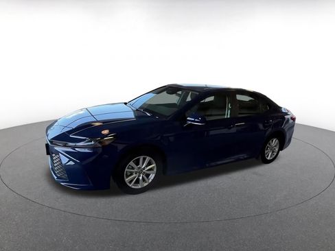 Used 2025 Toyota Camry LE image 6