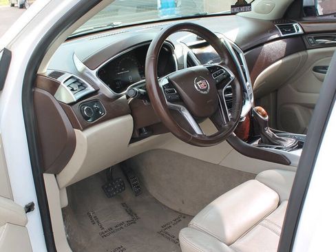 Used 2016 Cadillac SRX Luxury image 12