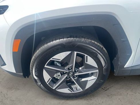 Certified 2025 Hyundai Tucson SEL AWD/4WD image 14