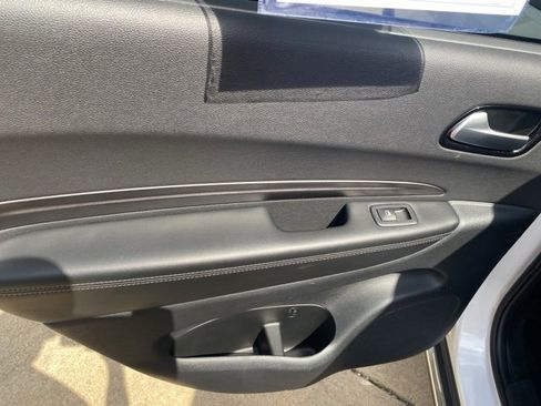 Used 2024 Dodge Durango SXT image 12