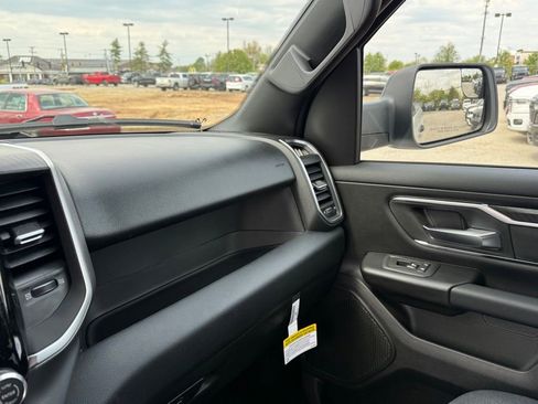 New 2026 RAM 1500 Big Horn AWD/4WD image 24