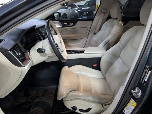 Used 2019 Volvo V60 T6 Inscription image 10