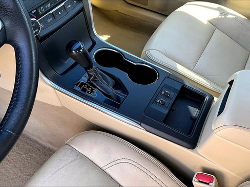Used 2017 Toyota Camry XLE w/ Moonroof Package FWD image 11